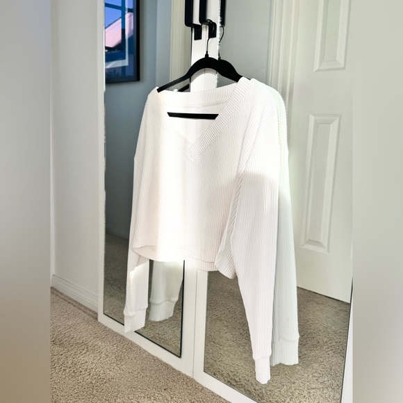 ALO Muse V-Neck Pullover in Ivory - Picture 5 of 6